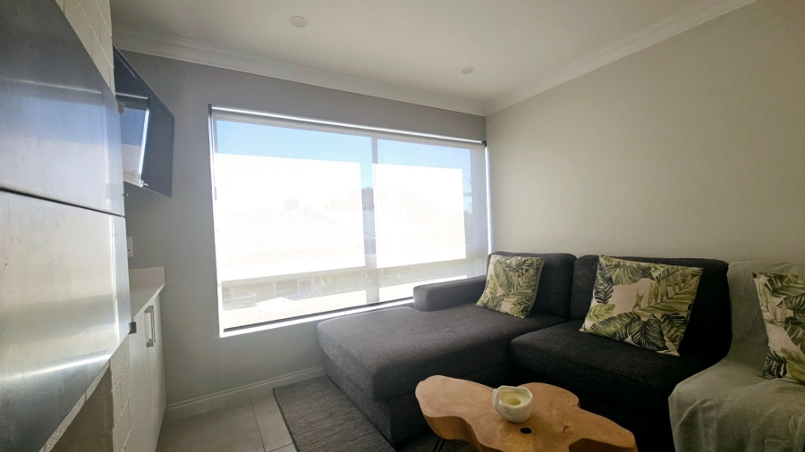 To Let 3 Bedroom Property for Rent in Hartenbos Central Western Cape